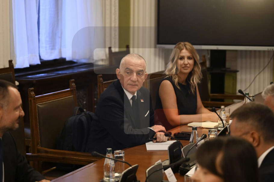 416031_apostolovic-eu-operativnitim_iff.jpg
