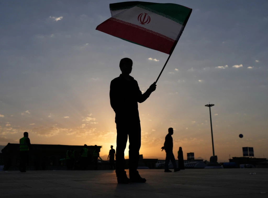 416546_iran-khamenei-funeral_f.webp