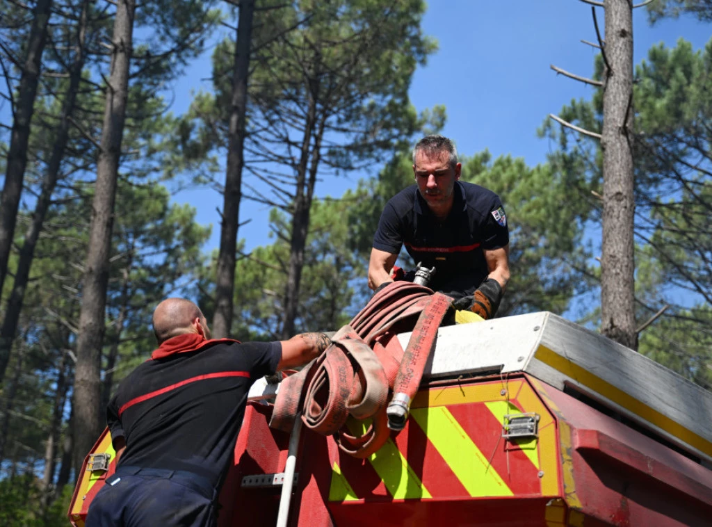 417318_france-wildfires_f.webp