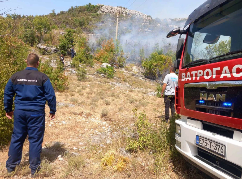 417367_trebinje-pozar-sirenje_f.webp
