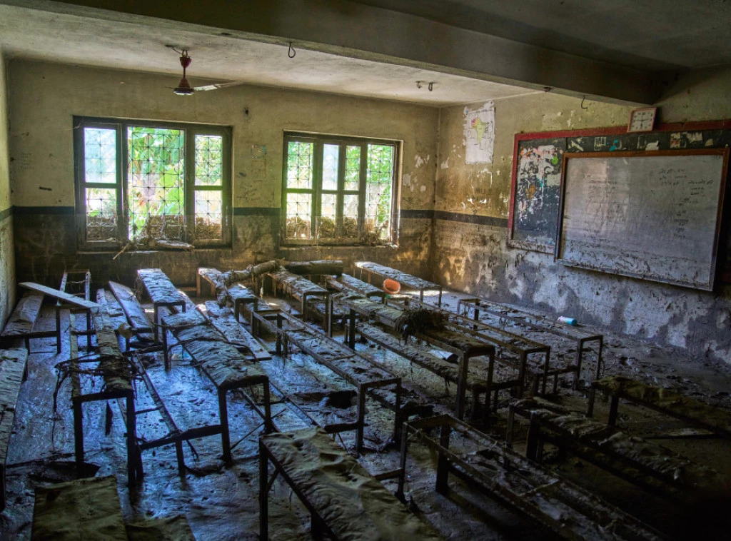 417843_aptopix-nepal-floods-school_f.webp