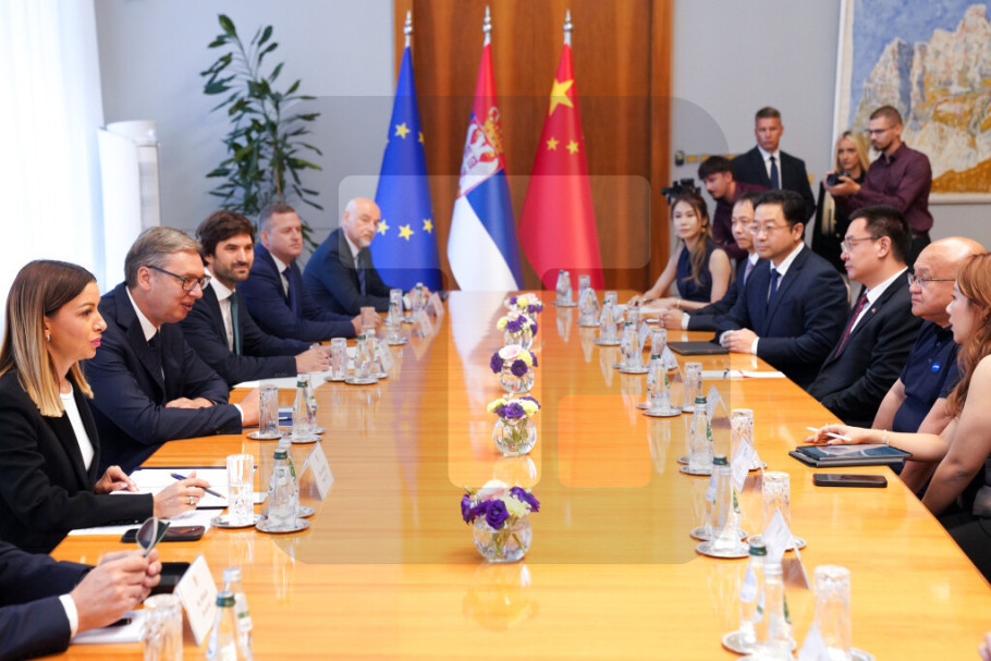 417879_vucic-jiangdureliance-sastanak_iff.jpg