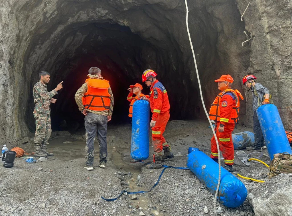 418204_nepal-flash-floods_f.webp