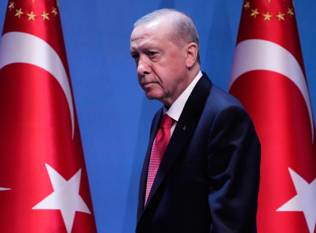 418255_turkey-nato-summit_f.webp