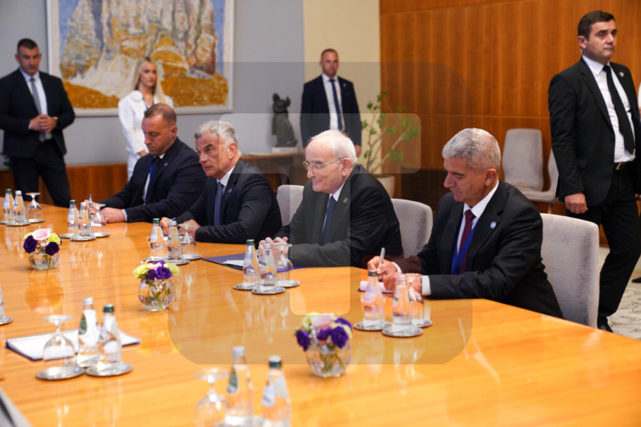 418329_vucic-konferencija-liban_iff.jpg