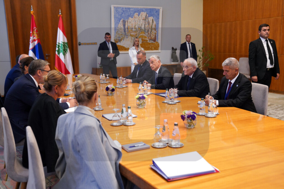 418330_vucic-konferencija-liban_iff.jpg