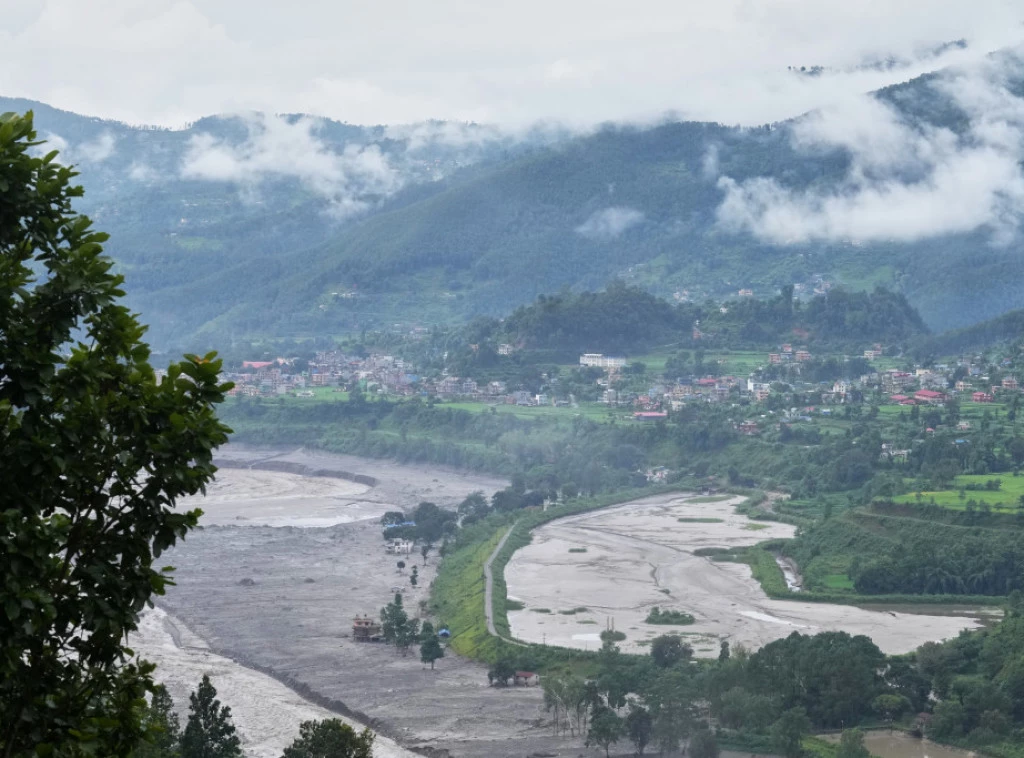 418934_nepal-flash-floods_f.webp
