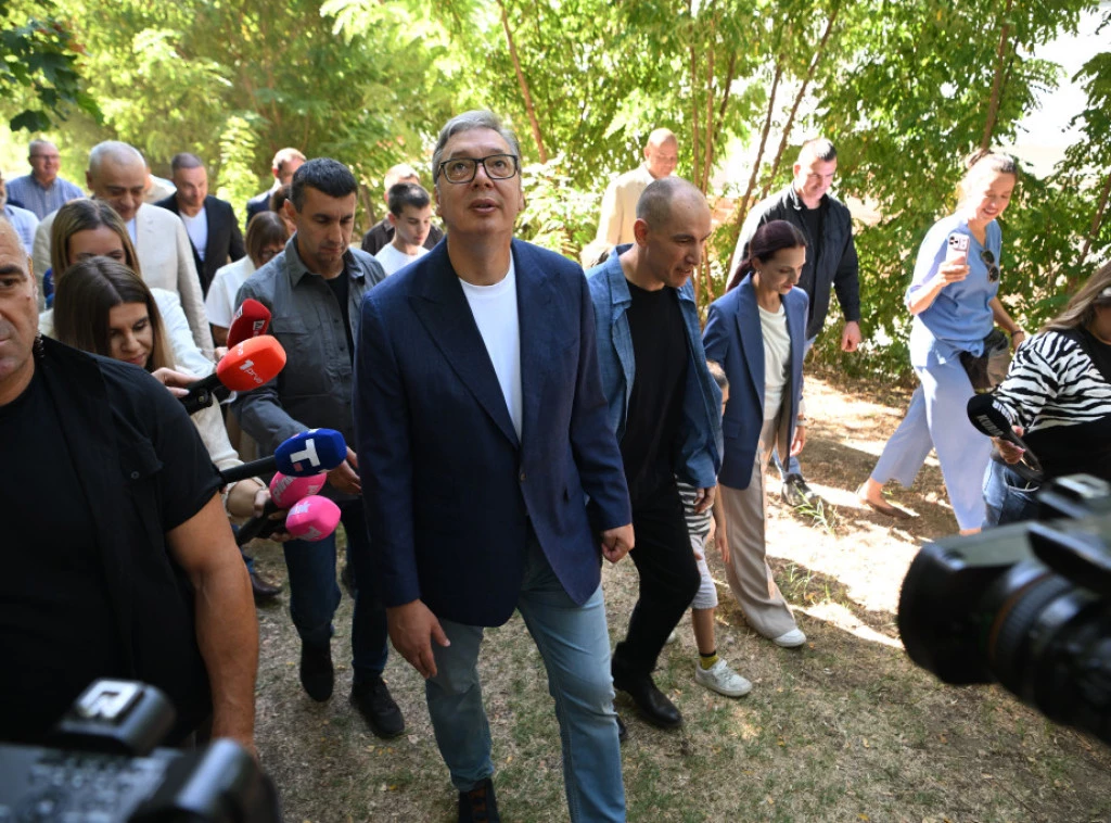 419301_palic-vucic-poseta_f.webp