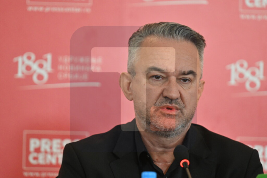 419336_mladic-sahrana-komemoracija_iff.jpg