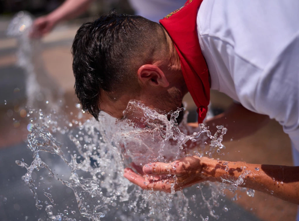 419572_aptopix-spain-extreme-weather-heat_f.webp