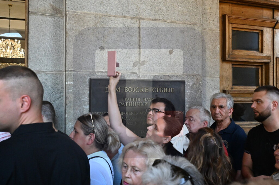 419663_beograd-komemoracija-mladic_iff.jpg